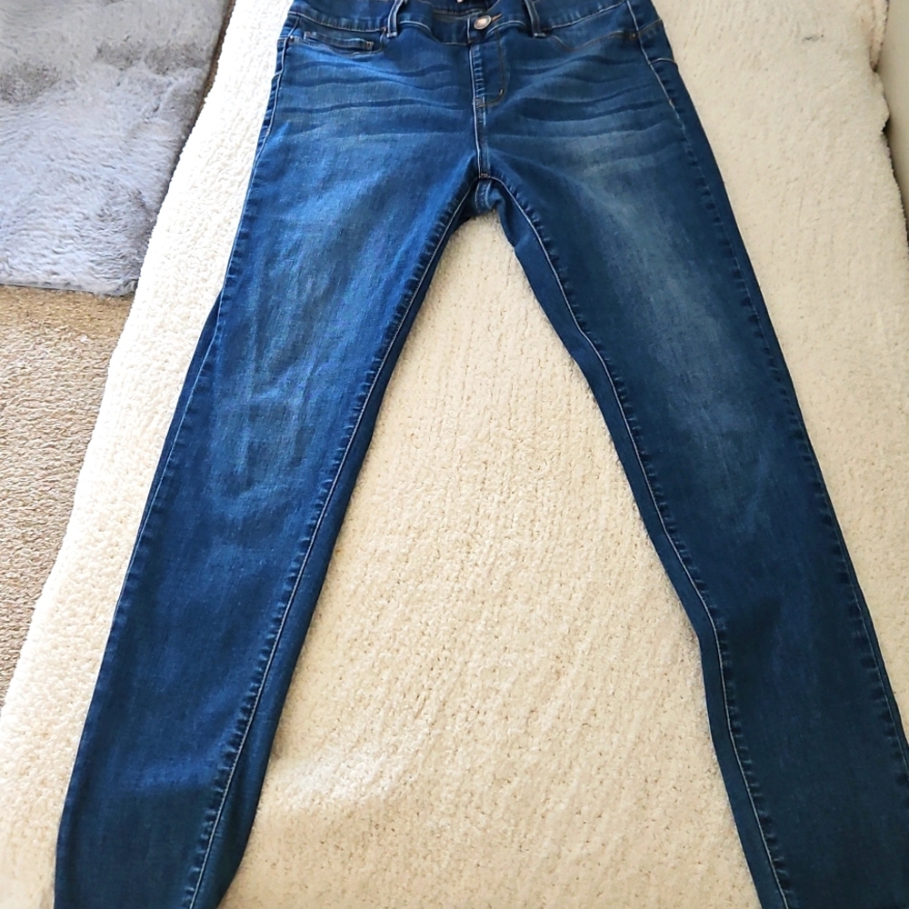 Juicy couture stretchy skinny jeans